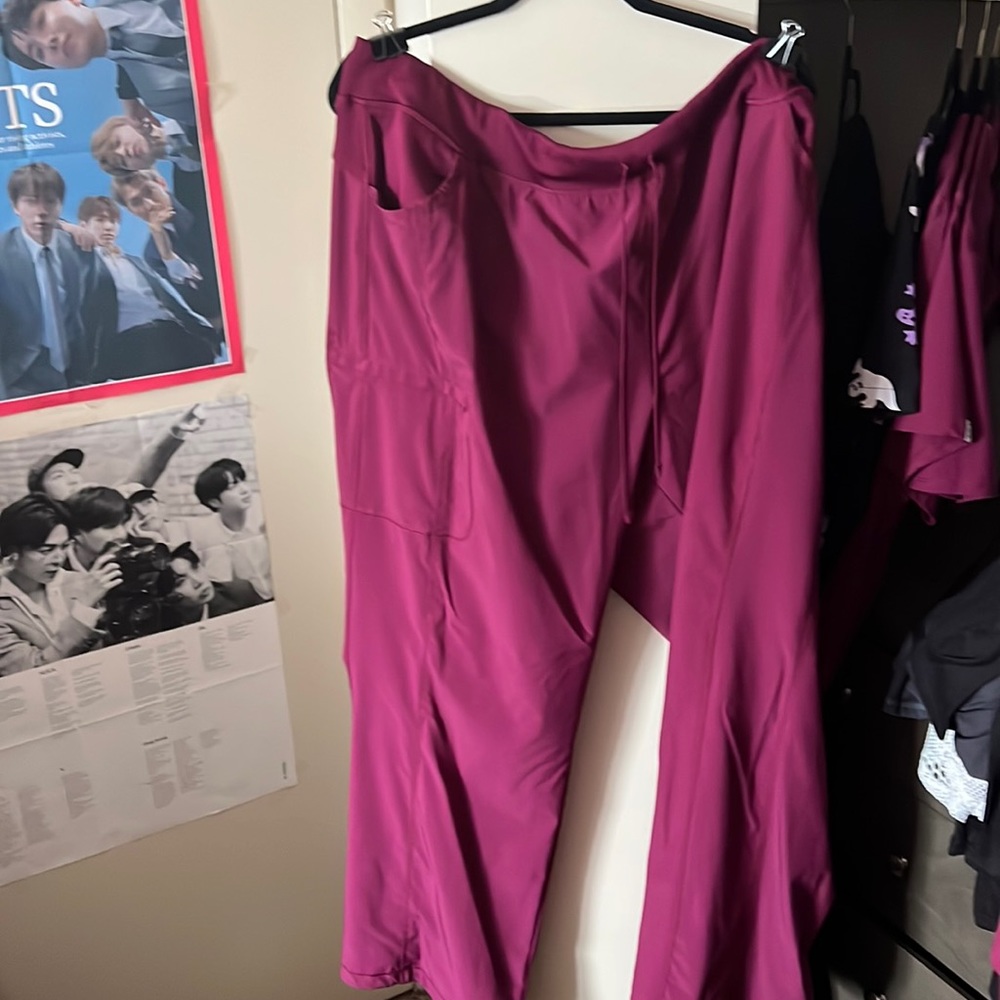 PLUS SIZE Scrub Bottoms. 3XL. Burgundy.